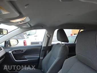 2025 Toyota RAV4 LE - miniatura 18