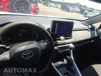 2025 Toyota RAV4 LE – miniatura 11