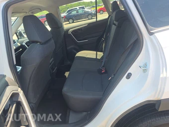 2025 Toyota RAV4 LE – miniatura 13