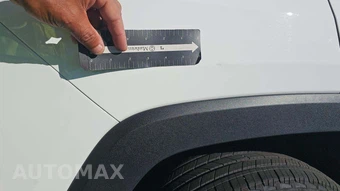 2025 Toyota RAV4 LE – miniatura 25