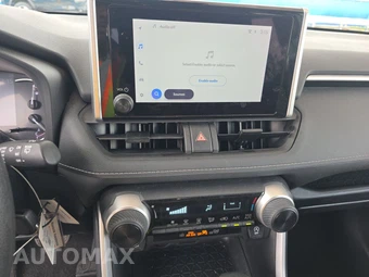2025 Toyota RAV4 LE – miniatura 11