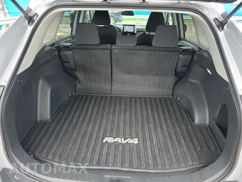 2025 Toyota RAV4 LE – miniatura 16