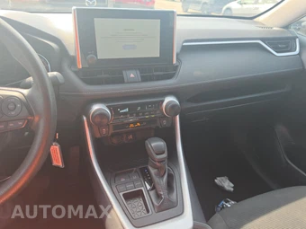2025 Toyota RAV4 LE - miniatura 11