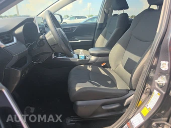 2025 Toyota RAV4 LE - miniatura 13