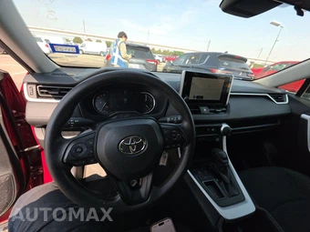 2025 Toyota RAV4 LE - miniatura 11