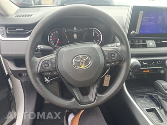 2025 Toyota RAV4 LE - miniatura 10