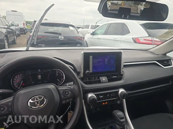 2025 Toyota RAV4 LE - miniatura 11