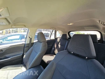 2025 Toyota RAV4 LE - miniatura 17