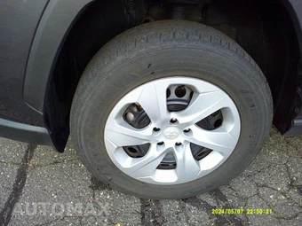 2025 Toyota RAV4 LE - miniatura 12