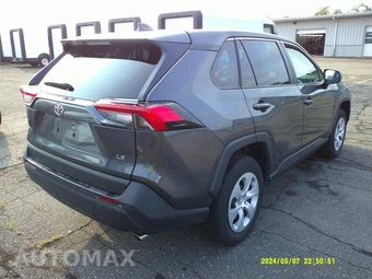 2025 Toyota RAV4 LE - miniatura 16