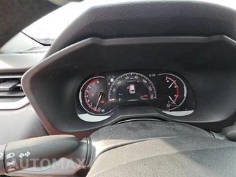 2025 Toyota RAV4 LE – miniatura 12