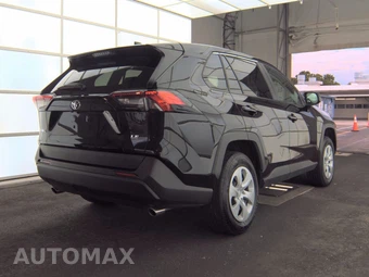 2025 Toyota RAV4 LE – miniatura 4