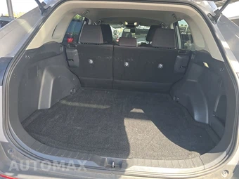 2025 Toyota RAV4 LE - miniatura 16