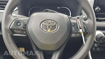 2025 Toyota RAV4 LE - miniatura 19