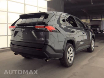 2025 Toyota RAV4 LE - miniatura 4