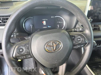 2025 Toyota RAV4 LE - miniatura 10