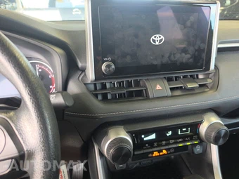 2025 Toyota RAV4 LE - miniatura 11