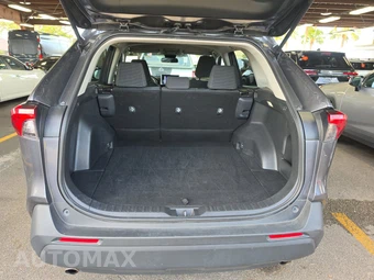 2025 Toyota RAV4 LE - miniatura 16