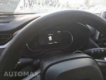 2025 Toyota RAV4 LE - miniatura 12