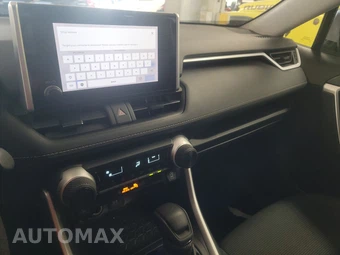 2025 Toyota RAV4 LE - miniatura 11