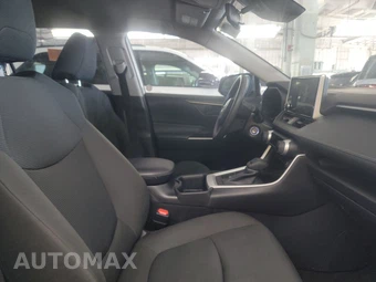 2025 Toyota RAV4 LE - miniatura 8