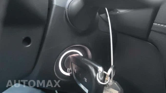 2025 Toyota RAV4 LE - miniatura 19