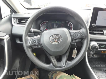 2025 Toyota RAV4 LE - miniatura 10
