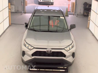 2025 Toyota RAV4 LE - miniatura 2