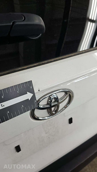 2025 Toyota RAV4 LE - miniatura 25