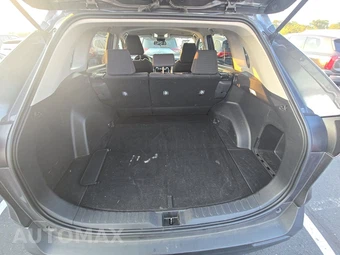 2025 Toyota RAV4 LE - miniatura 16