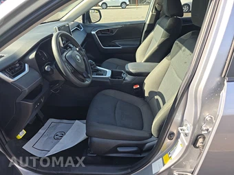 2025 Toyota RAV4 LE - miniatura 7