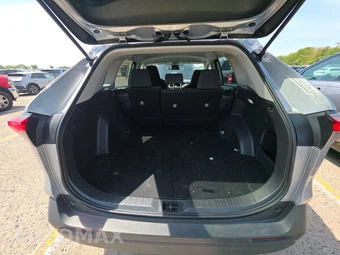2025 Toyota RAV4 LE - miniatura 16