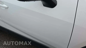 2025 Toyota RAV4 LE - miniatura 12