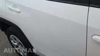 2025 Toyota RAV4 LE - miniatura 13