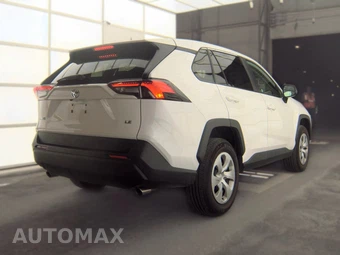2025 Toyota RAV4 LE - miniatura 4