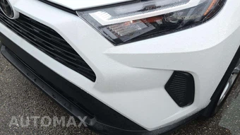 2025 Toyota RAV4 LE - miniatura 8