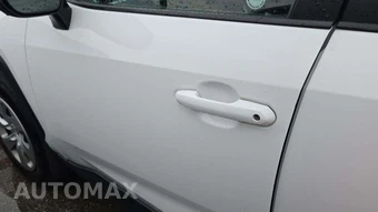 2025 Toyota RAV4 LE - miniatura 9