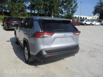 2025 Toyota RAV4 LE - miniatura 12