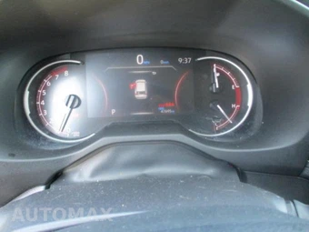 2025 Toyota RAV4 LE - miniatura 7