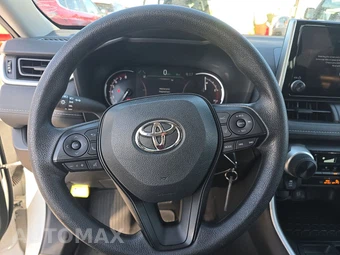 2025 Toyota RAV4 LE - miniatura 10