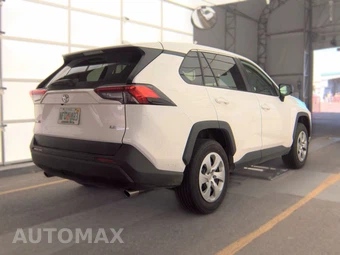 2025 Toyota RAV4 LE - miniatura 4
