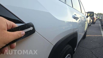 2025 Toyota RAV4 LE - miniatura 23