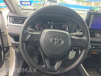 2025 Toyota RAV4 LE - miniatura 10
