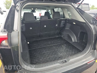 2025 Toyota RAV4 LE - miniatura 16