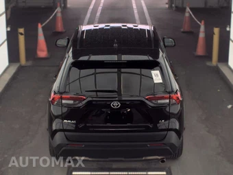 2025 Toyota RAV4 LE - miniatura 5