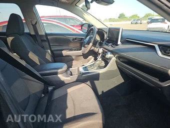 2025 Toyota RAV4 LE - miniatura 8