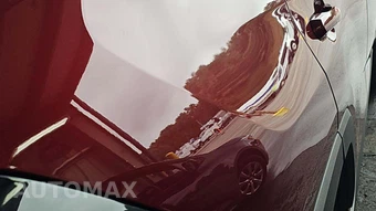 2025 Toyota RAV4 LE - miniatura 28