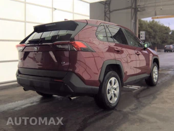 2025 Toyota RAV4 LE - miniatura 4