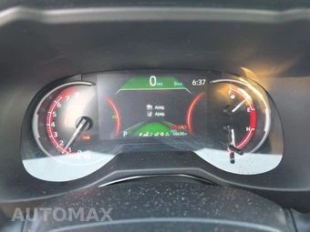2025 Toyota RAV4 LE - miniatura 12