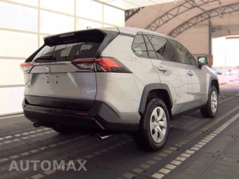 2025 Toyota RAV4 LE - miniatura 4